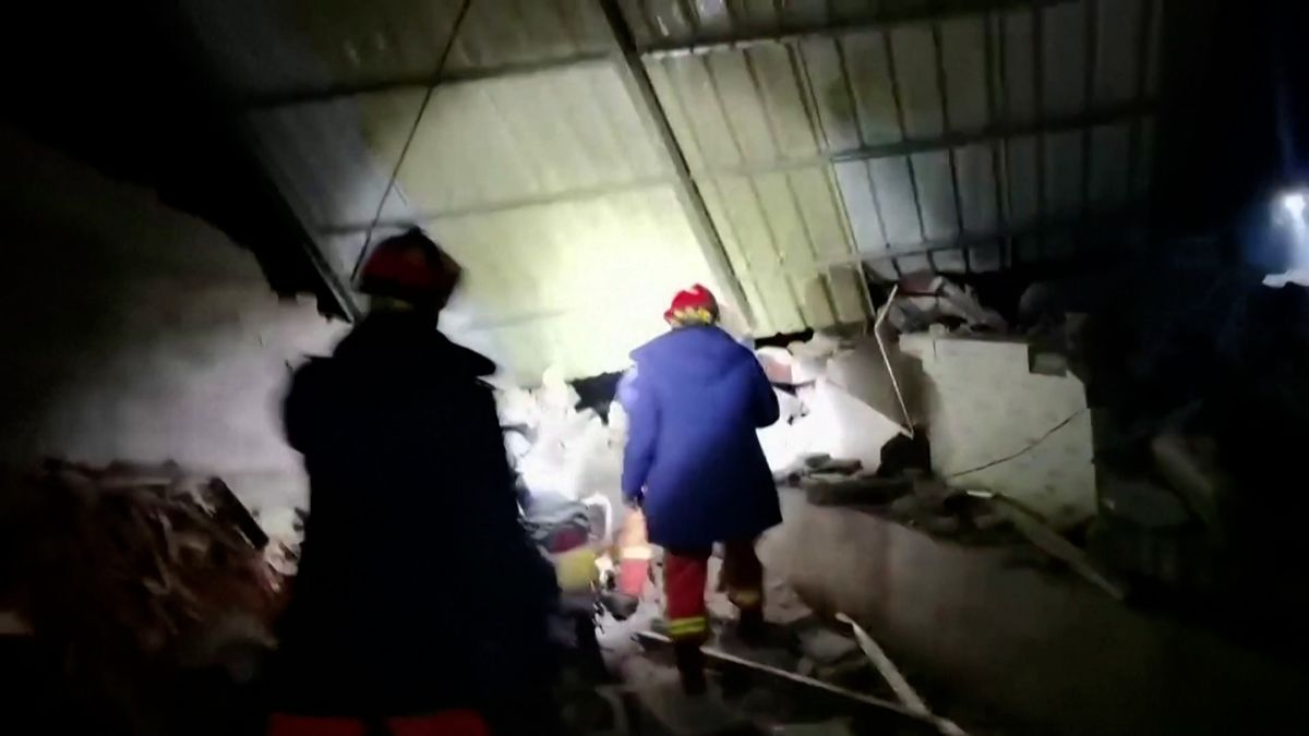 Silné zemětřesení v Číně: přes sto mrtvých